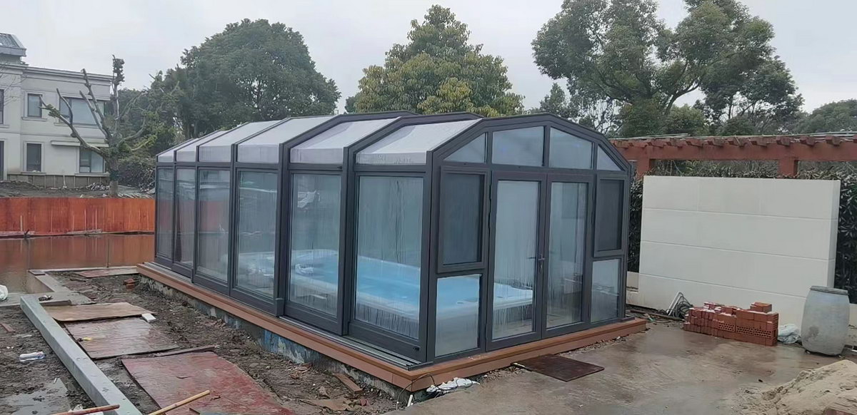 Mobile pool shed